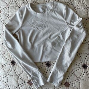 MOVE THEOLOGY- white, ribbed, ribbed workout top in a size medium